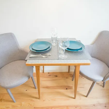 Largo Trigueiros Light-filled Loft * ליסבון