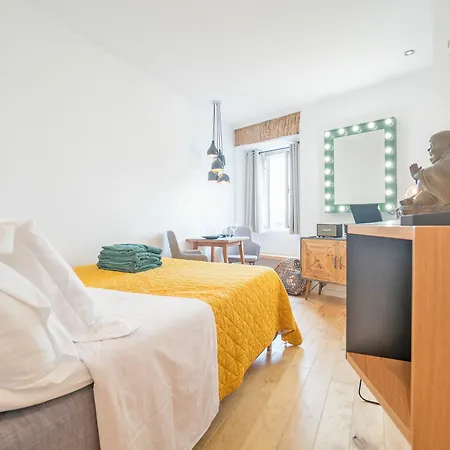 Largo Trigueiros Light-filled Loft