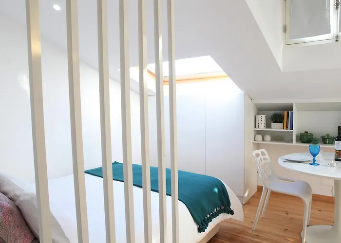 Largo Trigueiros Light-filled Loft Lisboa