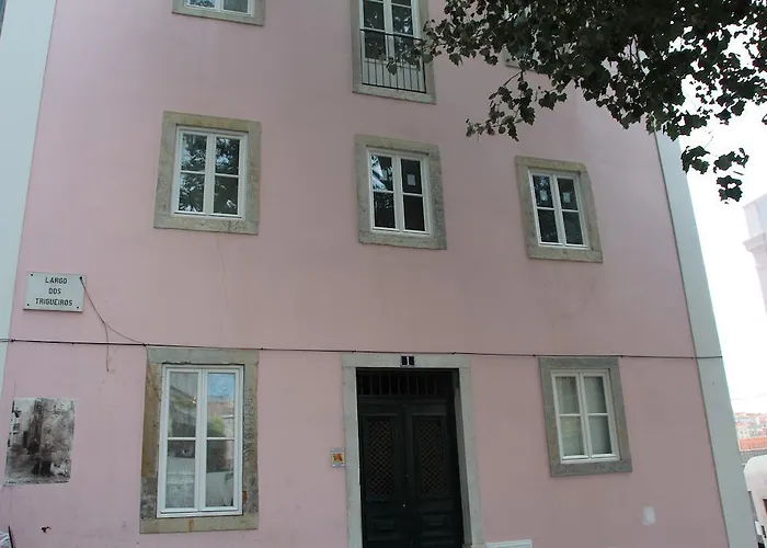 Largo Trigueiros Light-filled Loft Lisboa