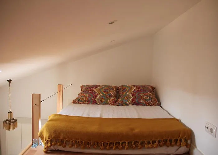 Largo Trigueiros Light-filled Loft