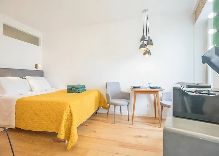 Largo Trigueiros Light-filled Loft شقة