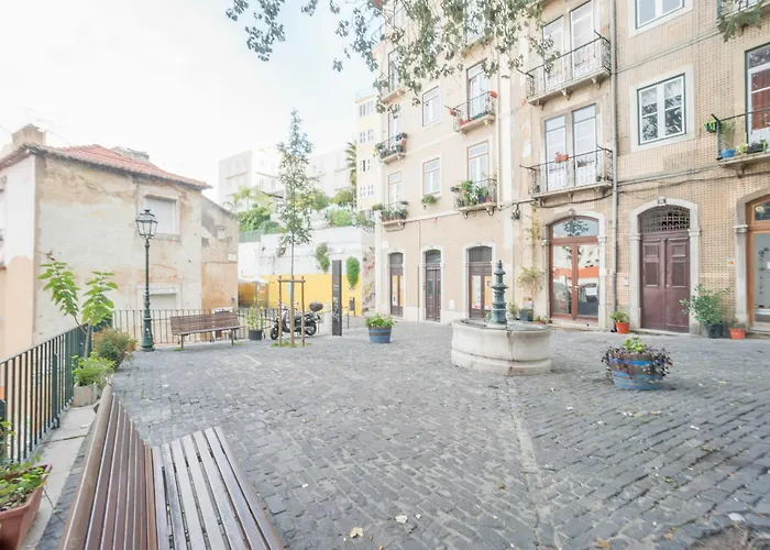 Largo Trigueiros Light-filled Loft *