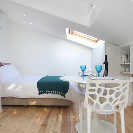 Largo Trigueiros Light-filled Loft