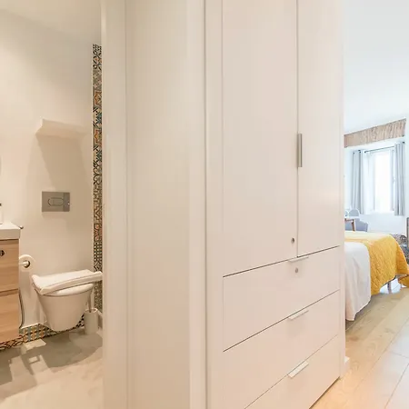 Apartment Largo Trigueiros Light-filled Loft Lisbon