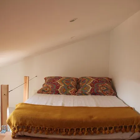 Largo Trigueiros Light-filled Loft